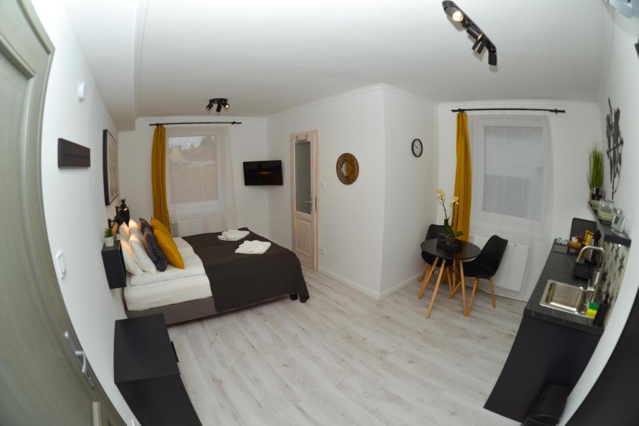 Raba92 Apartman House Eksteriør billede