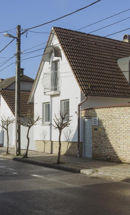 Raba92 Apartman House Eksteriør billede
